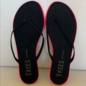 TKEES (LIPLINERS) SANDALS